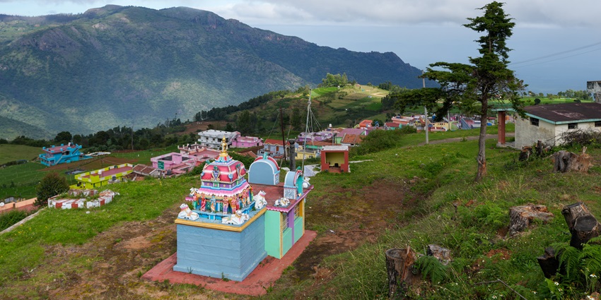 Panoramic view of the majestic Vibhuti Malai Murugan Temple, to visit in Masinagudi